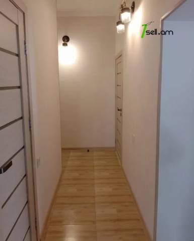 3 սենյականոց բնակարան Սայաթ-Նովայի պողոտայում, 70 ք.մ., 3/5 հարկ, եվրովերանորոգված, քարե շենք