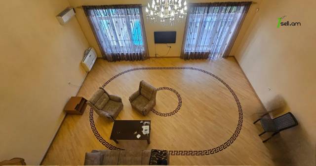 Երեք հարկանի քարե տուն Վրթանես Փափազյան փողոցում Արաբկիրում, 500 քմ, 3+ սանհանգույց