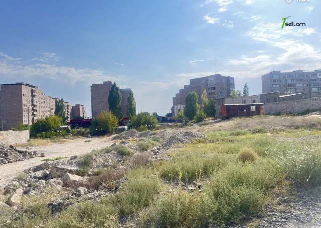 Հողատարածք բնակելի շինությունների համար Մինսկի փողոցում Նոր Նորքում, 600 ք.մ.