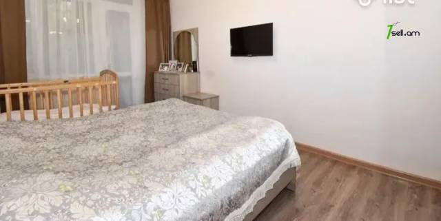 3 սենյականոց բնակարան Կոմիտասի պողոտայում, 75 ք.մ., 2/7 հարկ, 2 սանհանգույց, մի քանի պատշգամբ