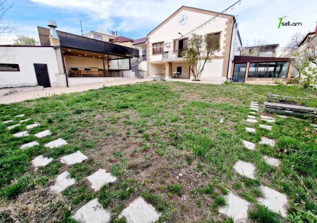 Երկու հարկանի քարե տուն, Նորք-Մարաշ վարչական շրջան Նորք Մարաշում, 1000 քմ, 3+ սանհանգույց