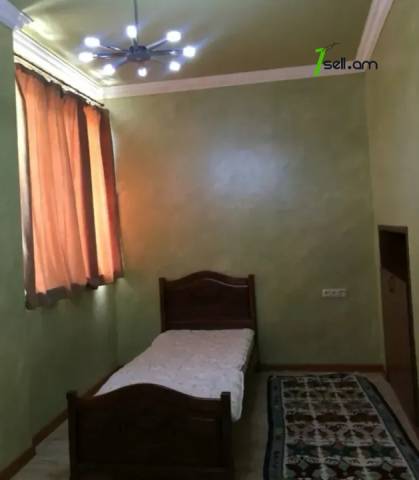 4 սենյականոց բնակարան Մեսրոպ Մաշտոցի պողոտայում, 120 քմ, 2/5 հարկ, բարձր առաստաղներ