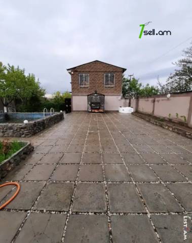 Երկու հարկանի քարե տուն 1-ին փողոցում Նուռնուսում, 120 ք.մ., 2 սանհանգույց, կապիտալ վերանորոգված