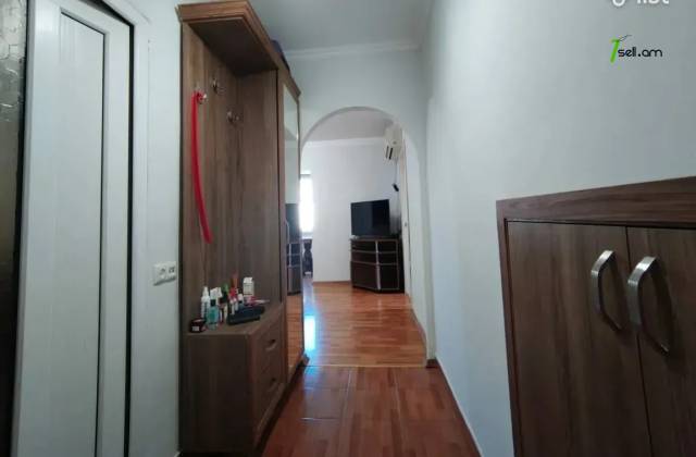 2 սենյականոց բնակարան, Մարգարյան 1-ին նրբանցք, 60 ք.մ., կապիտալ վերանորոգված, քարե շենք