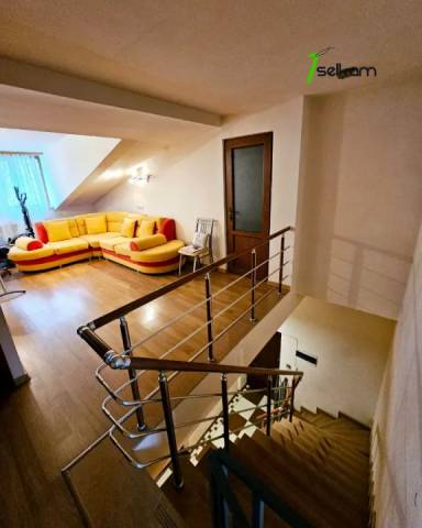 5 սենյականոց բնակարան Նալբանդյան փողոցում, 140 ք.մ., 2 սանհանգույց, բարձր առաստաղներ