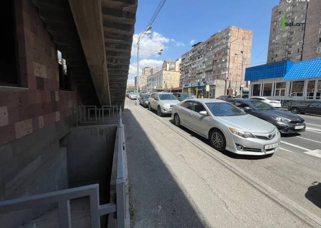 Բազմաֆունկցիոնալ գույք Վաղարշ Վաղարշյան փողոցում Արաբկիրում, 350 քմ