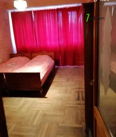 3 սենյականոց բնակարան Արամ Խաչատրյան փողոցում, 95 ք.մ., 4/9 հարկ, մասնակի վերանորոգում