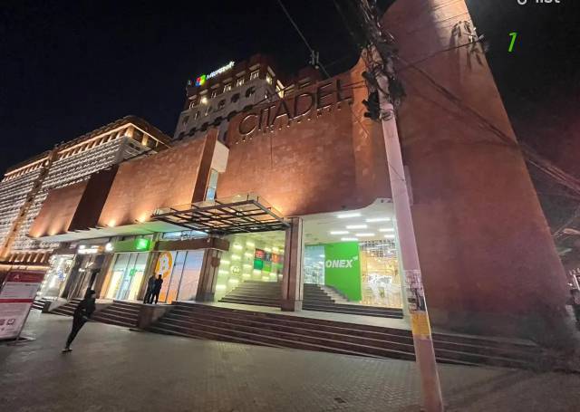 Գրասենյակային տարածք Տերյան փողոցում կենտրոնում, 458 քմ