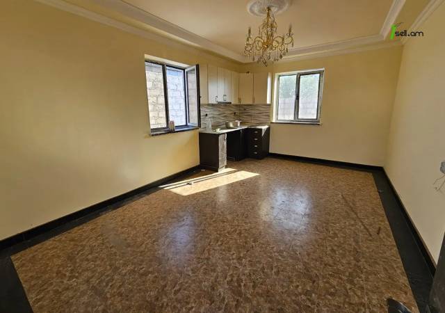 Մեկ հարկանի քարե տուն Մաշտոցի փողոցում Մուսալեռում, 160 ք.մ., կապիտալ վերանորոգված