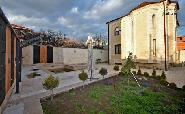 Երկու հարկանի քարե տուն, Նոյ թաղամաս Մալաթիա Սեբաստիայում, 1020 ք.մ., 3+ սանհանգույց