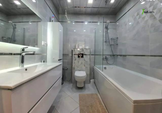 3 սենյականոց բնակարան նորակառույց շենքում Եզնիկ Կողբացու փողոցում, 122 ք.մ., 2 սանհանգույց