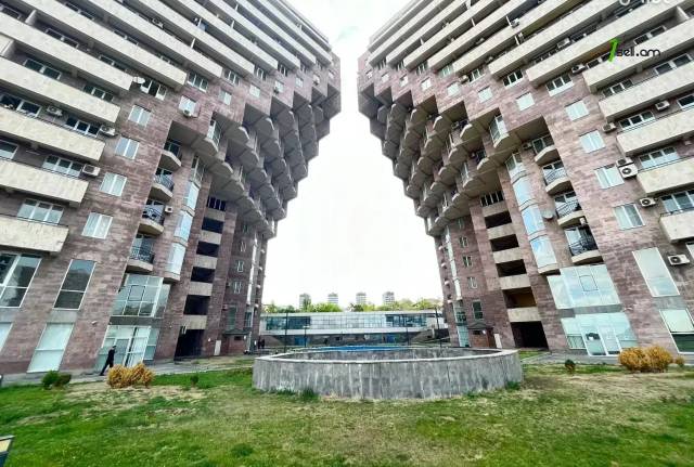 2 սենյականոց բնակարան նորակառույց շենքում Նաիրի Զարյան փողոցում, 75 քմ, 9/16 հարկ, 2 սանհանգույց