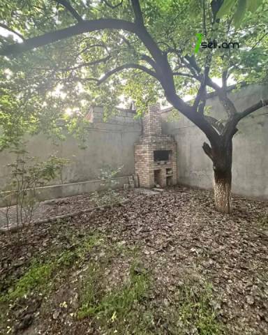 Երկու հարկանի քարե տուն Դավիթ Բեկի փողոցում Էրեբունիում, 250 քմ, 3+ սանհանգույց, եվրովերանորոգված