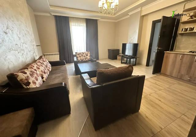 3 սենյականոց բնակարան նորակառույց շենքում Չարենցի փողոցում, 90 ք.մ., 2 սանհանգույց, բարձր առաստաղներ