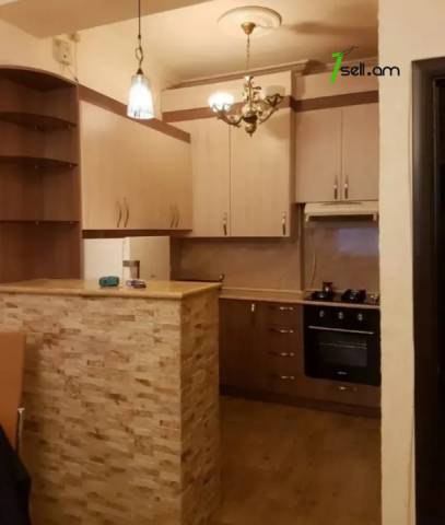 2 սենյականոց բնակարան Լենինգրադյան փողոցում, 50 քմ, 2/6 հարկ, կապիտալ վերանորոգված, քարե շենք