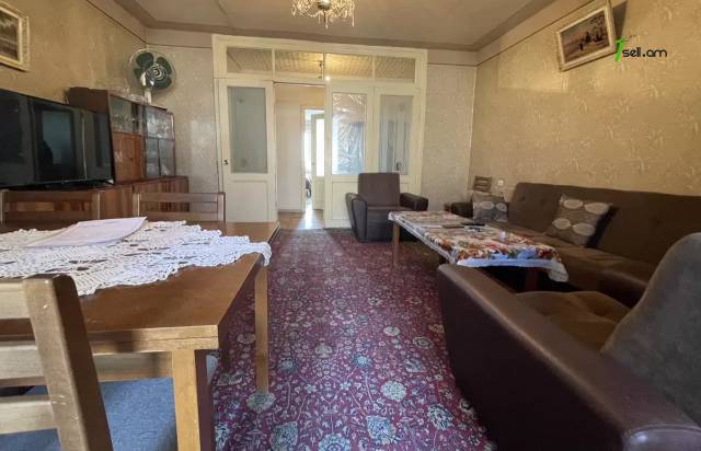 3 սենյականոց բնակարան Կոմիտասի պողոտայում, 99 ք.մ., մի քանի պատշգամբ, նախավերջին հարկ, քարե շենք