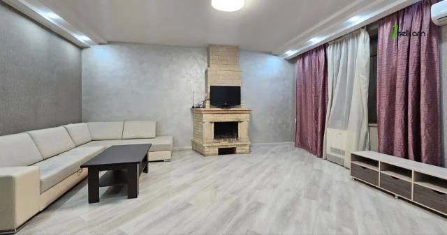 Երեք հարկանի քարե տուն Արցախի պողոտայում Էրեբունիում, 460 ք.մ., 3+ սանհանգույց, կապիտալ վերանորոգված