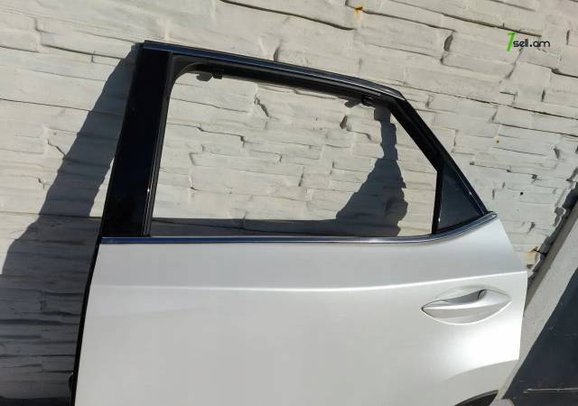 Lexus RX հետևի ձախ դուռ 2016-2024