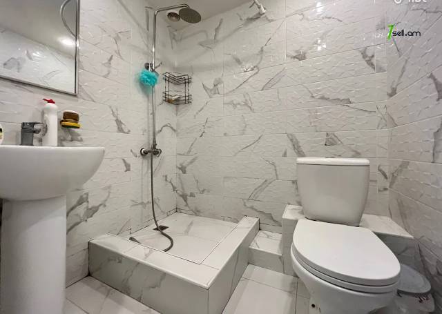 3 սենյականոց բնակարան Հյուսիսային պողոտայում, 80 ք.մ., 4/11 հարկ, բարձր առաստաղներ