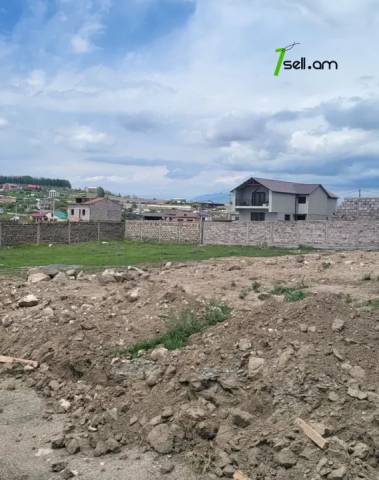 Հողատարածք բնակելի շինությունների համար Ջրվեժում, 1000 ք.մ.