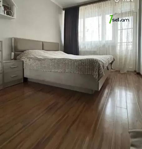 3 սենյականոց բնակարան Սարյանի փողոցում, 82 քմ, 7/11 հարկ, մի քանի պատշգամբ, եվրովերանորոգված