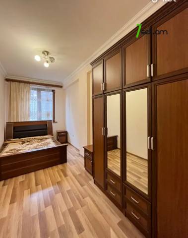 4 սենյականոց բնակարան նորակառույց շենքում Վիկտոր Համբարձումյանի փողոցում, 110 ք.մ., 4/12 հարկ