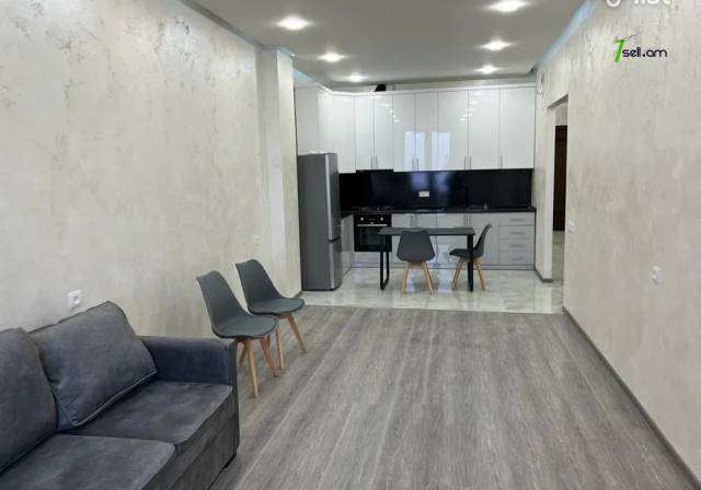 3 սենյականոց բնակարան նորակառույց շենքում Գրիբոյեդով փողոցում, 70 ք.մ., բարձր առաստաղներ, 12/16 հարկ