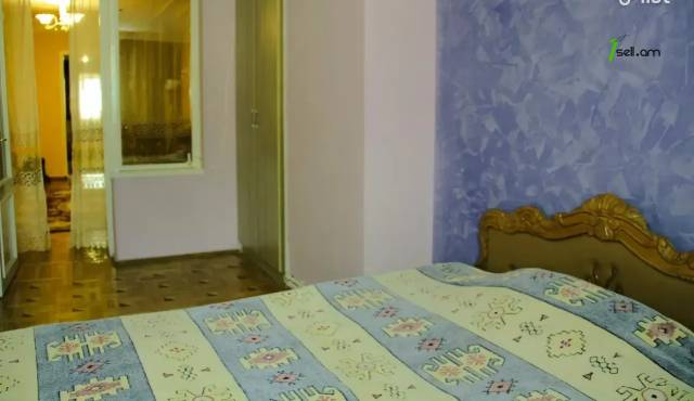 4 սենյականոց բնակարան Դրոյի փողոցում, 91 ք.մ., կապիտալ վերանորոգված, քարե շենք