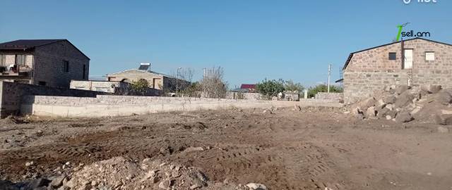 Գյուղատնտեսական հողատարածք Զովունիում, 500 ք.մ.