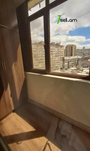 3 սենյականոց բնակարան Երվանդ Քոչարի փողոցում, 100 ք.մ., 7/10 հարկ, կոսմետիկ վերանորոգում