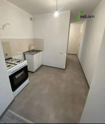 2 սենյականոց բնակարան Հալաբյան փողոցում, 54 ք.մ., 1/4 հարկ, կապիտալ վերանորոգված, քարե շենք