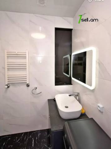 3 սենյականոց բնակարան նորակառույց շենքում Կոմիտասի պողոտայում, 64 քմ, 8/17 հարկ, բարձր առաստաղներ