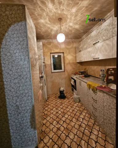 Մեկ հարկանի քարե տուն Գաջագործների փողոցում Էրեբունիում, 600 ք.մ.