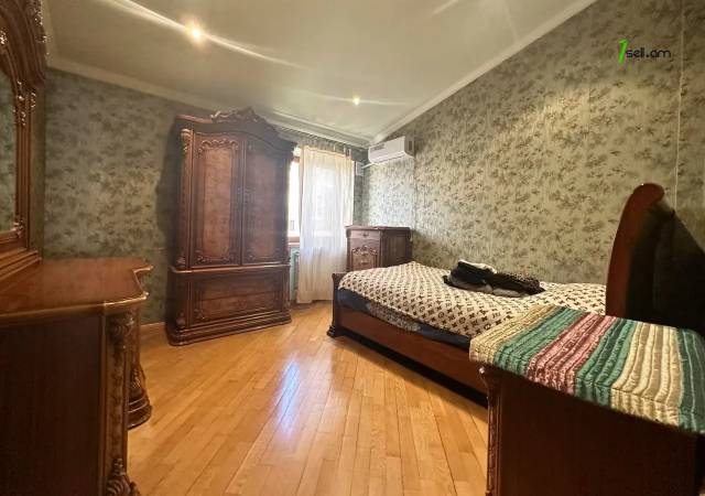 5 սենյականոց բնակարան Մհեր Մկրտչյան փողոցում, 210 քմ, նախավերջին հարկ, 2 սանհանգույց