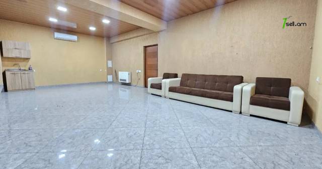 Երեք հարկանի քարե տուն Արցախի պողոտայում Էրեբունիում, 460 ք.մ., 3+ սանհանգույց, կապիտալ վերանորոգված