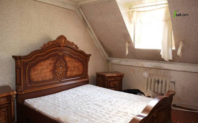 Երկու հարկանի քարե տուն, Պավլովի փողոցի 2-րդ նրբանցք Գյումրիում, 286 ք.մ., 2 սանհանգույց