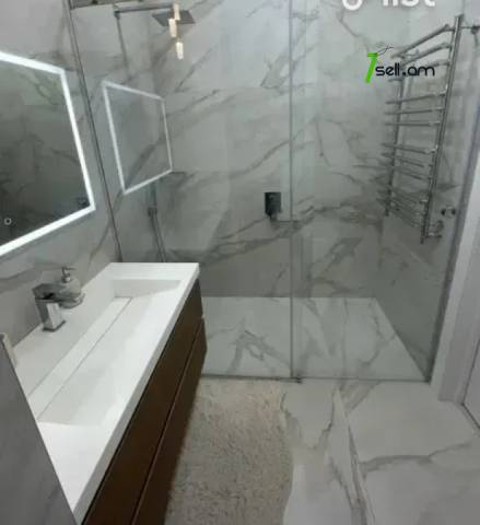 2 սենյականոց բնակարան նորակառույց շենքում Արղության փողոցում, 56 ք.մ., 8/14 հարկ, եվրովերանորոգված