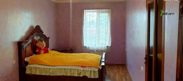 Երկու հարկանի քարե տուն Էրեբունիում, 550 ք.մ., 2 սանհանգույց, եվրովերանորոգված