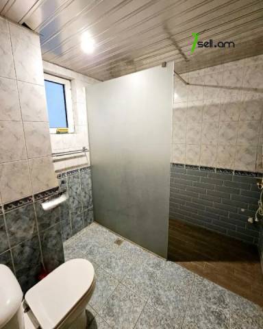 4 սենյականոց բնակարան նորակառույց շենքում Փավստոս Բուզանդի փողոցում, 150 ք.մ., 2 սանհանգույց