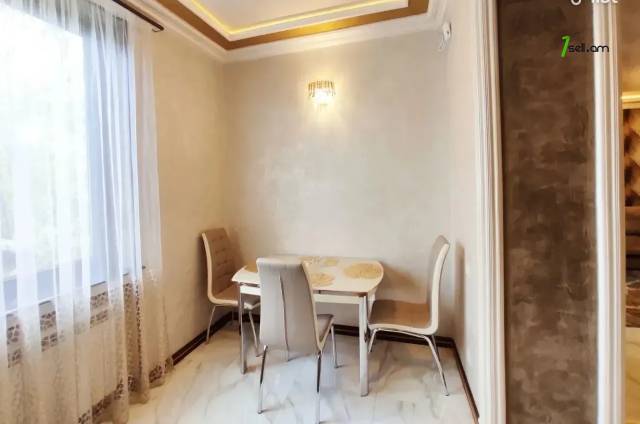 3 սենյականոց բնակարան Վարդանանց փողոցում, 86 ք.մ., 2/5 հարկ, 2 սանհանգույց, բարձր առաստաղներ