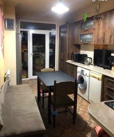 3 սենյականոց բնակարան Սասունցի Դավթի փողոցում, 90 ք.մ., 2 սանհանգույց, կապիտալ վերանորոգված