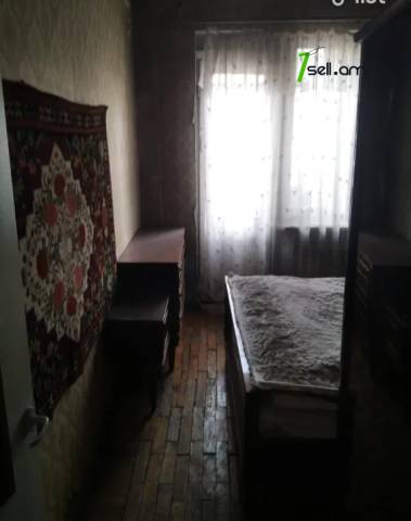 3 սենյականոց բնակարան Աշոտ Հովհաննիսյանի փողոցում, 78 ք.մ., 3/5 հարկ, բարձր առաստաղներ