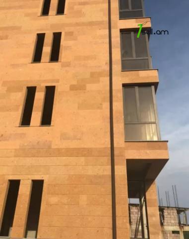 Չորս հարկանի տուն Այգեձորի փողոցում Արաբկիրում, 750 ք.մ., 3+ սանհանգույց, կապիտալ վերանորոգված