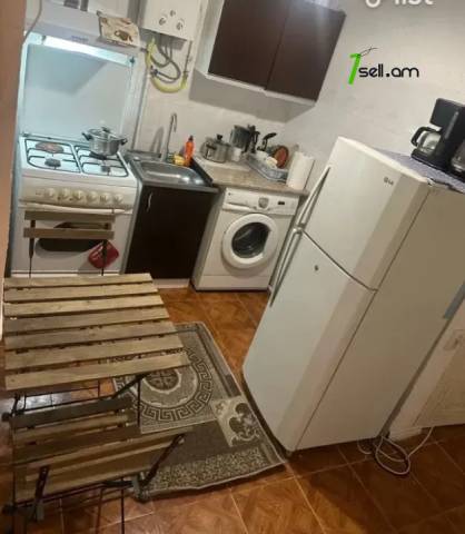 Մեկ հարկանի քարե տուն Համո Սահյան փողոցում Արաբկիրում, 50 քմ, եվրովերանորոգված