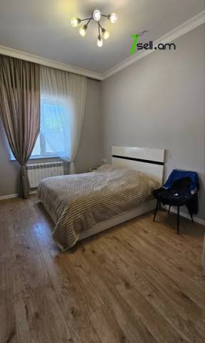 Երեք հարկանի քարե տուն, Avan-Arinj Առինջում, 800 քմ, 3+ սանհանգույց, կապիտալ վերանորոգված