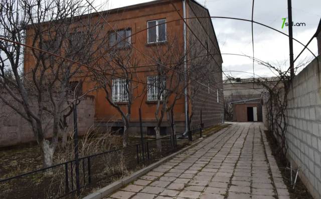 Երկու հարկանի քարե տուն, Մուշ 2 թաղամաս Գյումրիում, 161 ք.մ., 3+ սանհանգույց, եվրովերանորոգված