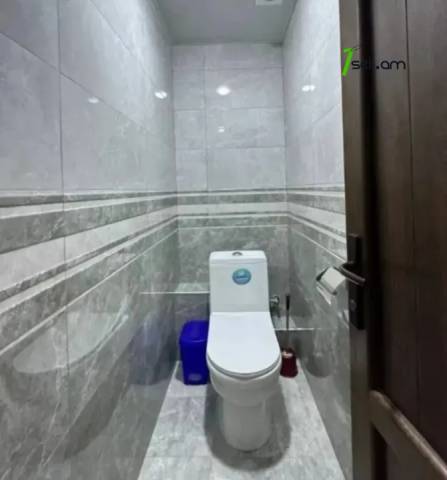 3 սենյականոց բնակարան Նալբանդյան փողոցում, 94 քմ, 2 սանհանգույց, մի քանի պատշգամբ