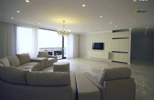 Ընդարձակ 4 սենյականոց բնակարան նորակառույց շենքում Վարդանանց փողոցում, 206 քմ, 20/23 հարկ