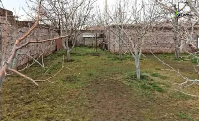 Երկու հարկանի քարե տուն Մոլդովական փողոցում Նոր Նորքում, 275 քմ, 2 սանհանգույց, կապիտալ վերանորոգված