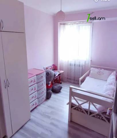 4 սենյականոց բնակարան Գուսան Շերամի փողոցում, 87 ք.մ., 3/9 հարկ, կոսմետիկ վերանորոգում